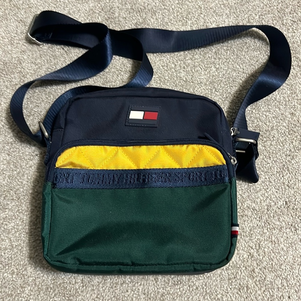 Tommy Hilfiger shoulder bag! Like new